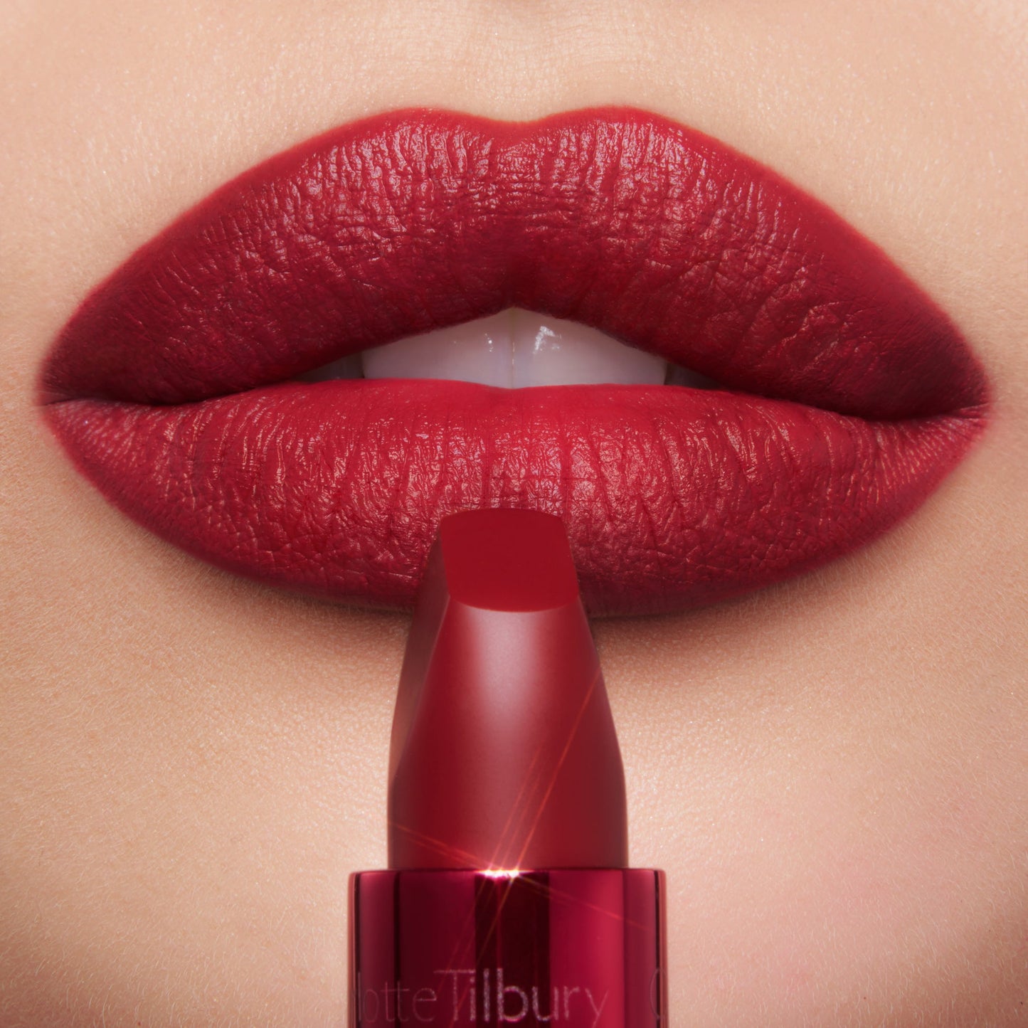Charlotte Tilbury Hollywood Beauty Icon Matte Revolution - Cinematic Red