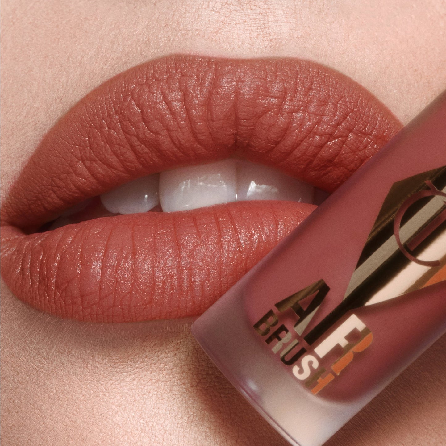 Charlotte Tilbury Airbrush Flawless Lip Blur - Honey Blur