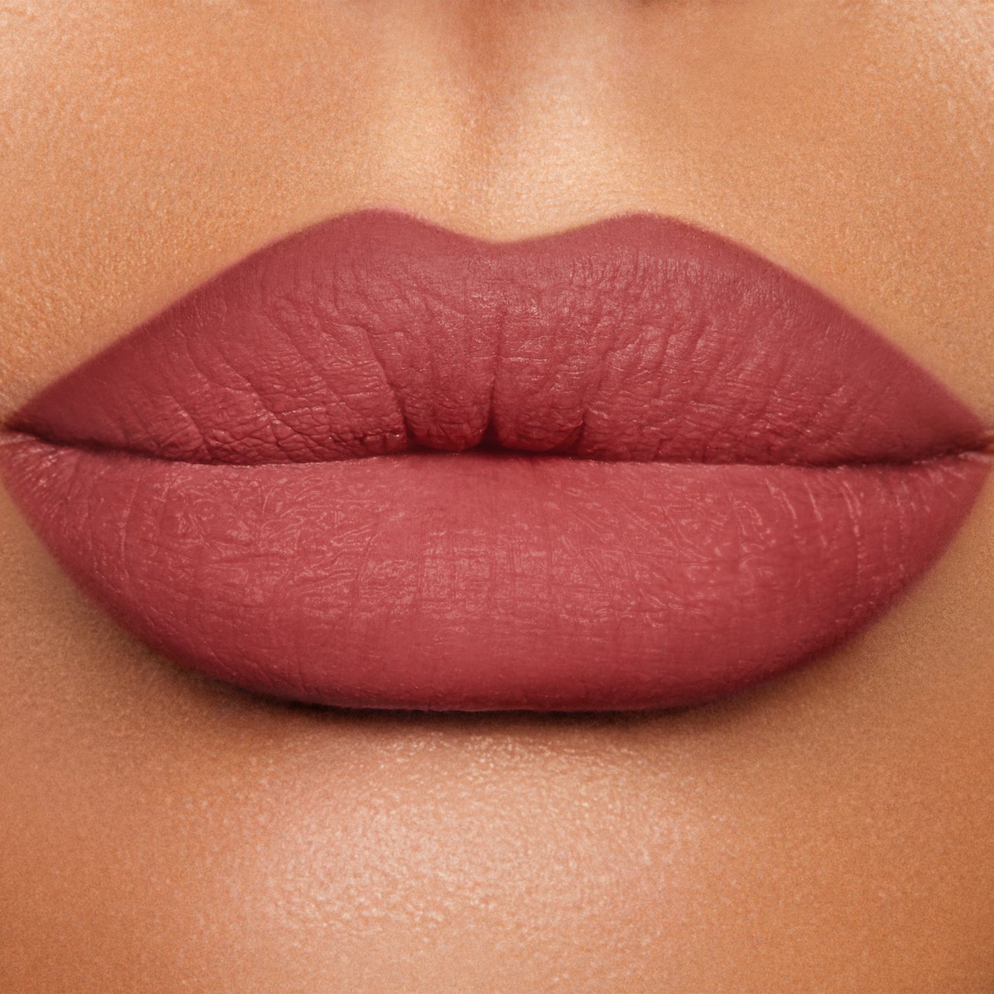 Charlotte Tilbury Lip Cheat - M.I.Kiss