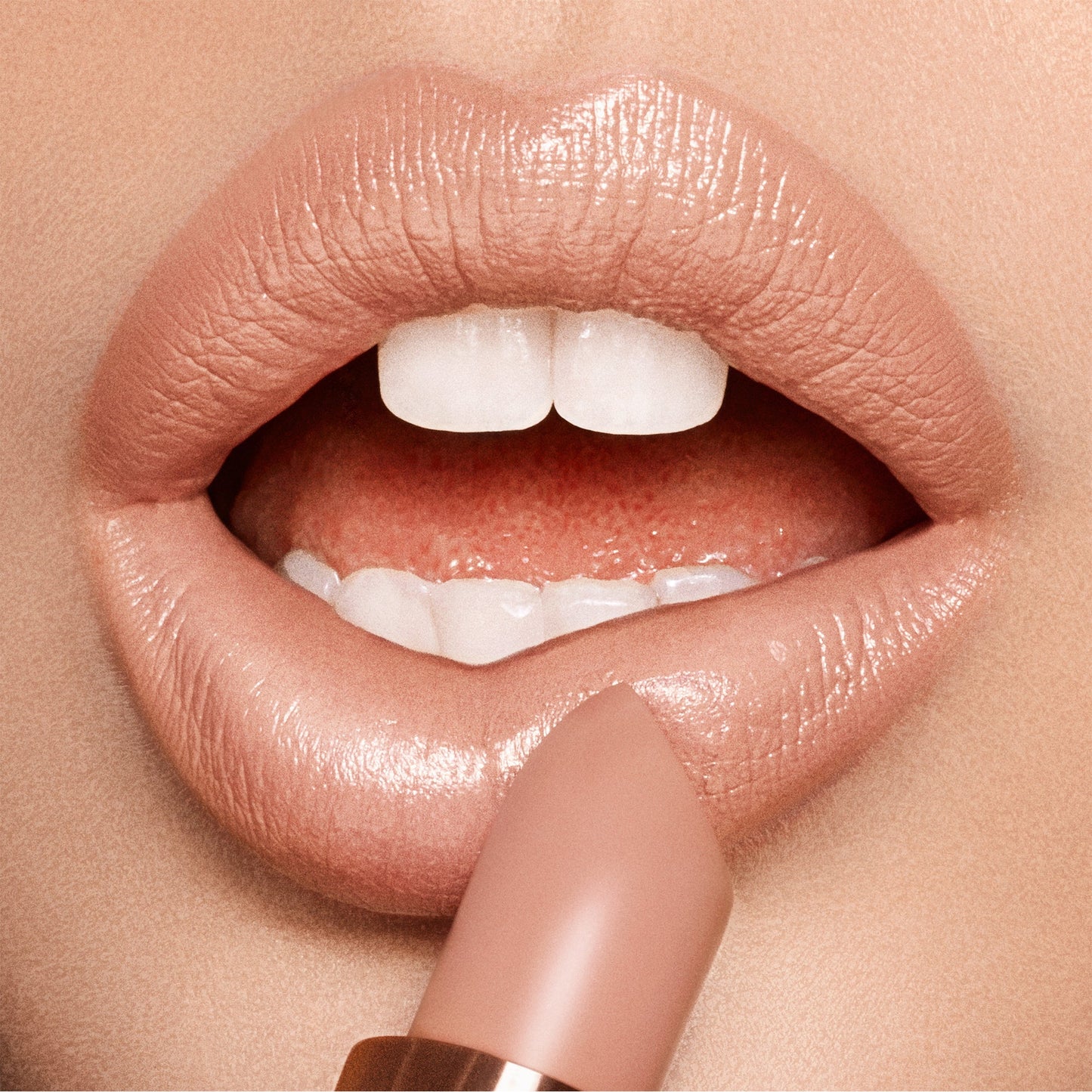 Charlotte Tilbury K.I.S.S.I.N.G - Nude Kate