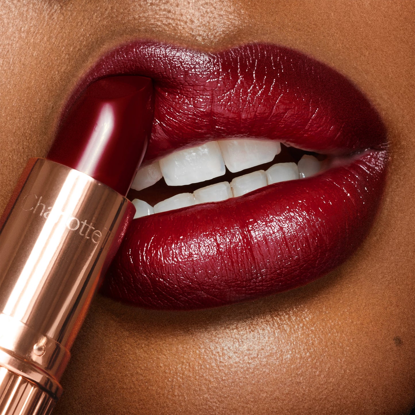 Charlotte Tilbury K.I.S.S.I.N.G - Night Crimson