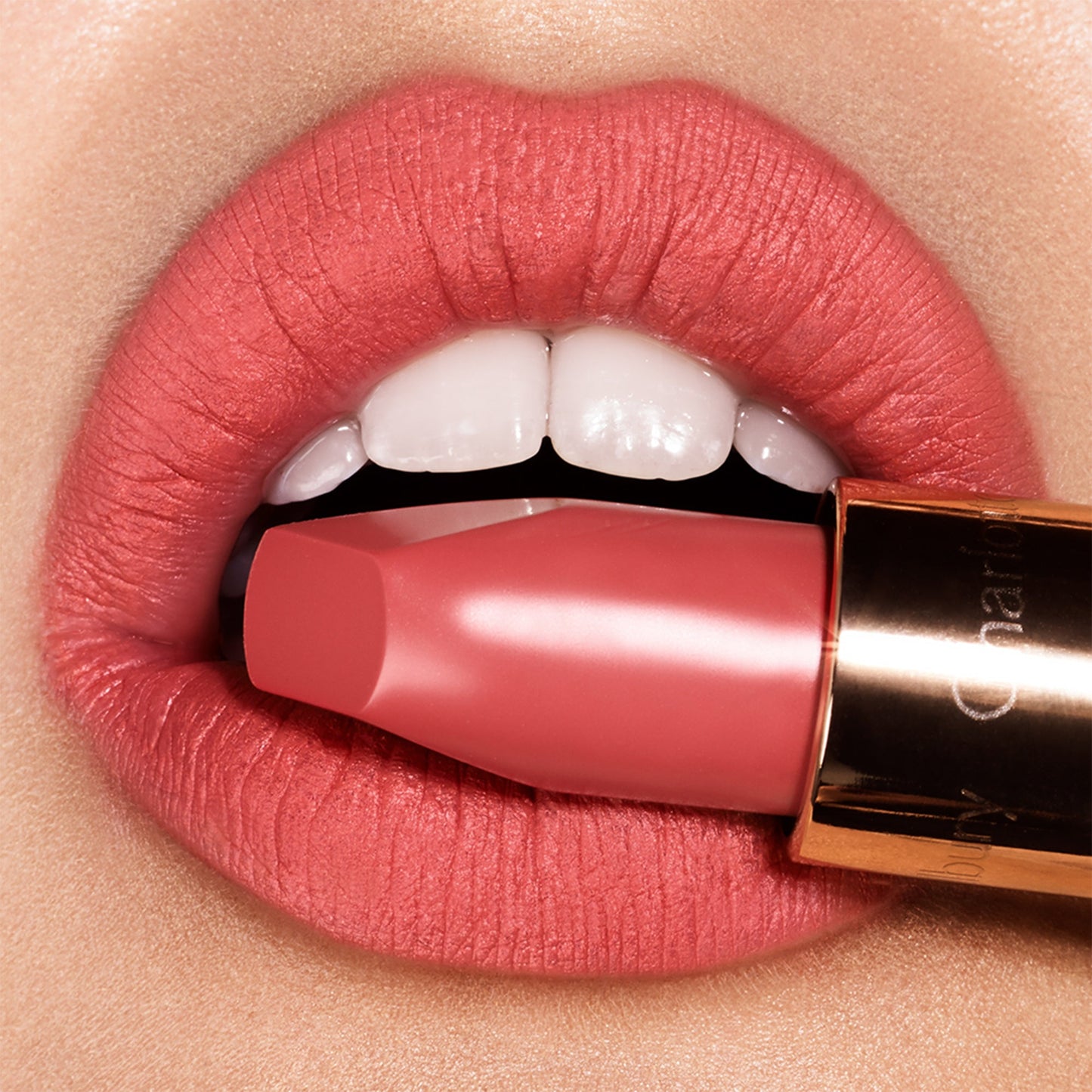 Charlotte Tilbury Matte Revolution - Sexy Sienna