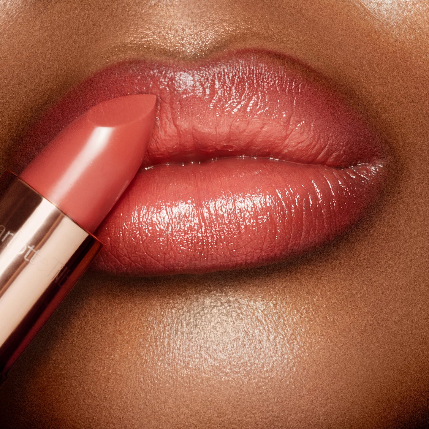 Charlotte Tilbury K.I.S.S.I.N.G - Coral Kiss