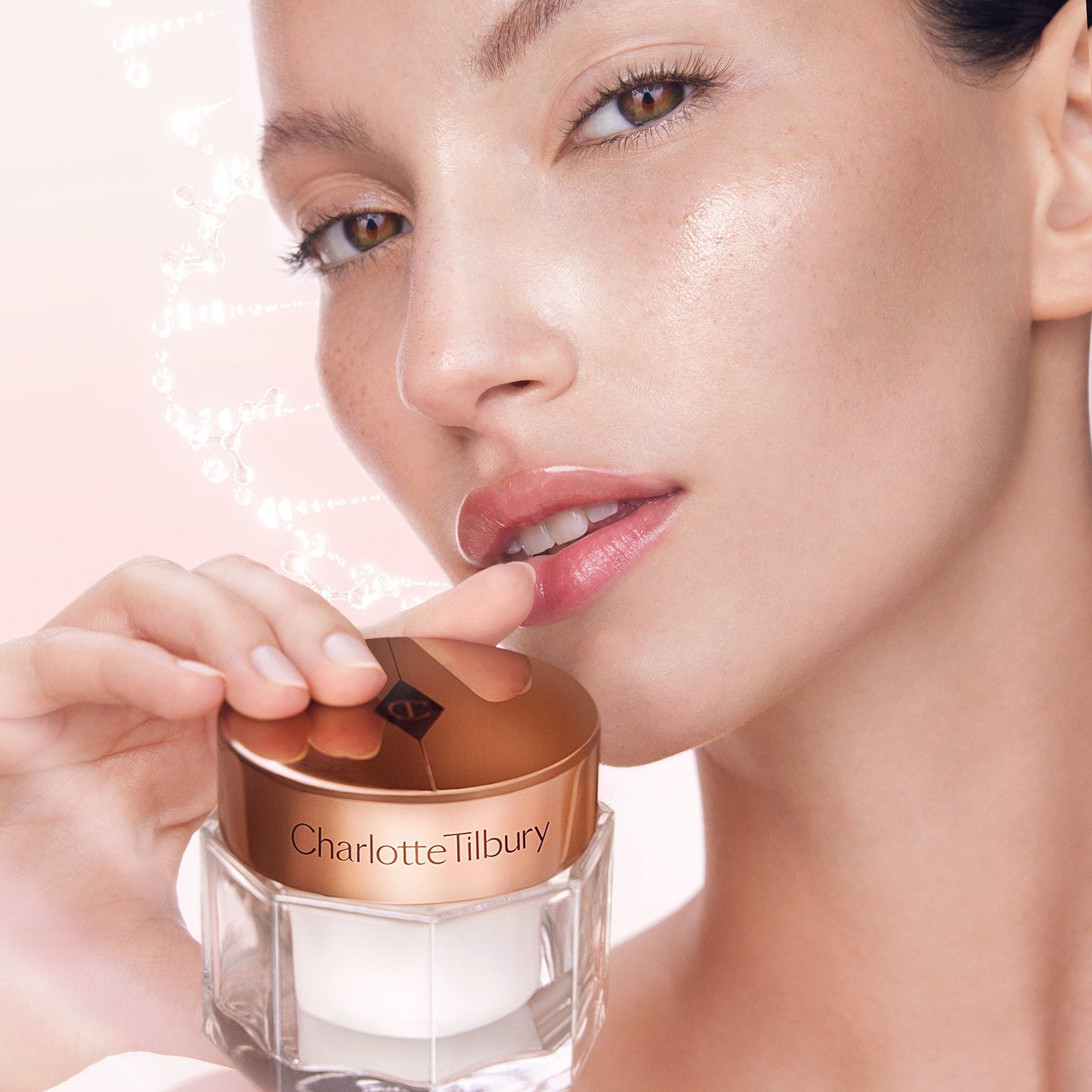 Charlotte Tilbury Magic Cream Spf (Refillable) - 30Ml