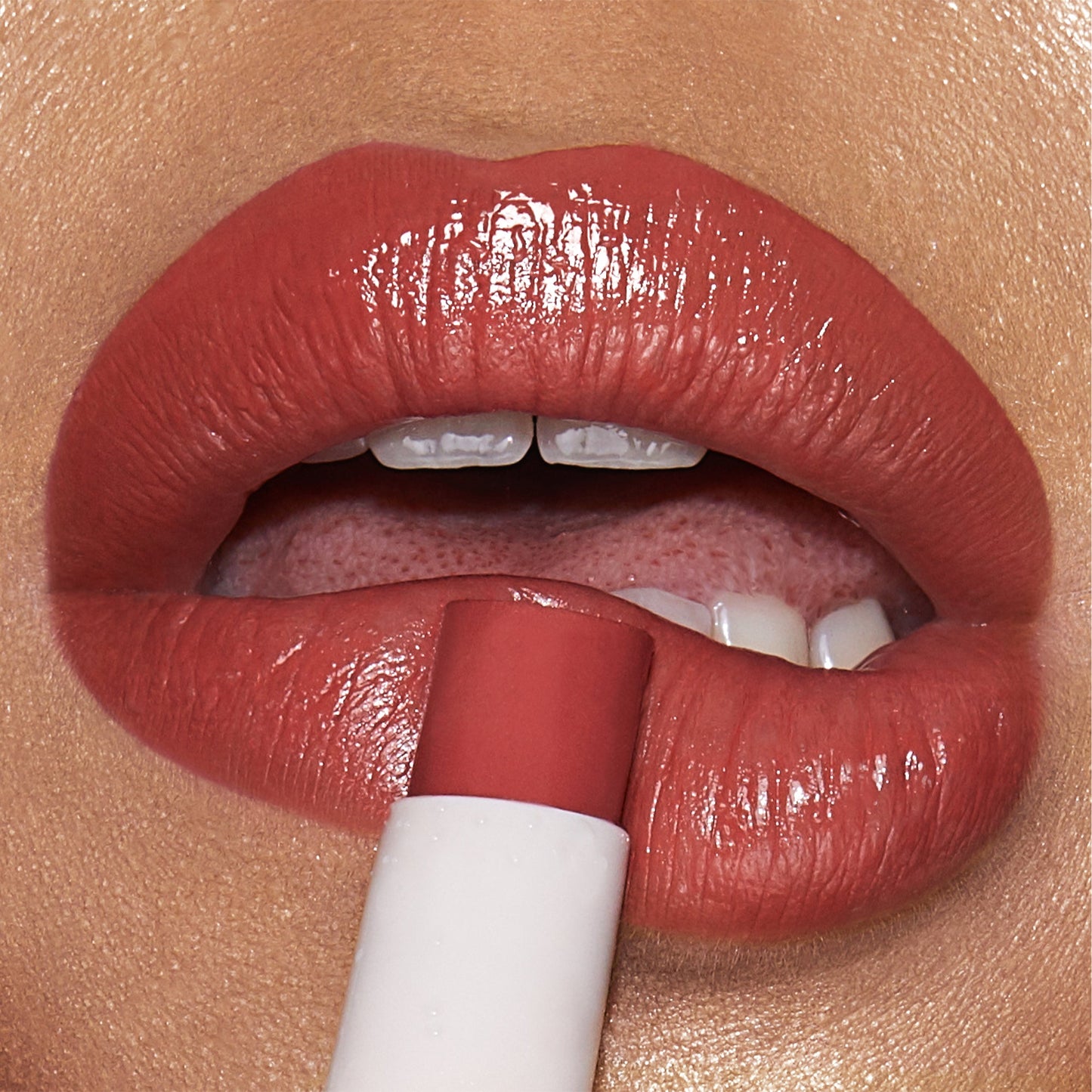 Charlotte Tilbury Hyaluronic Happikiss - Enchanting Kiss