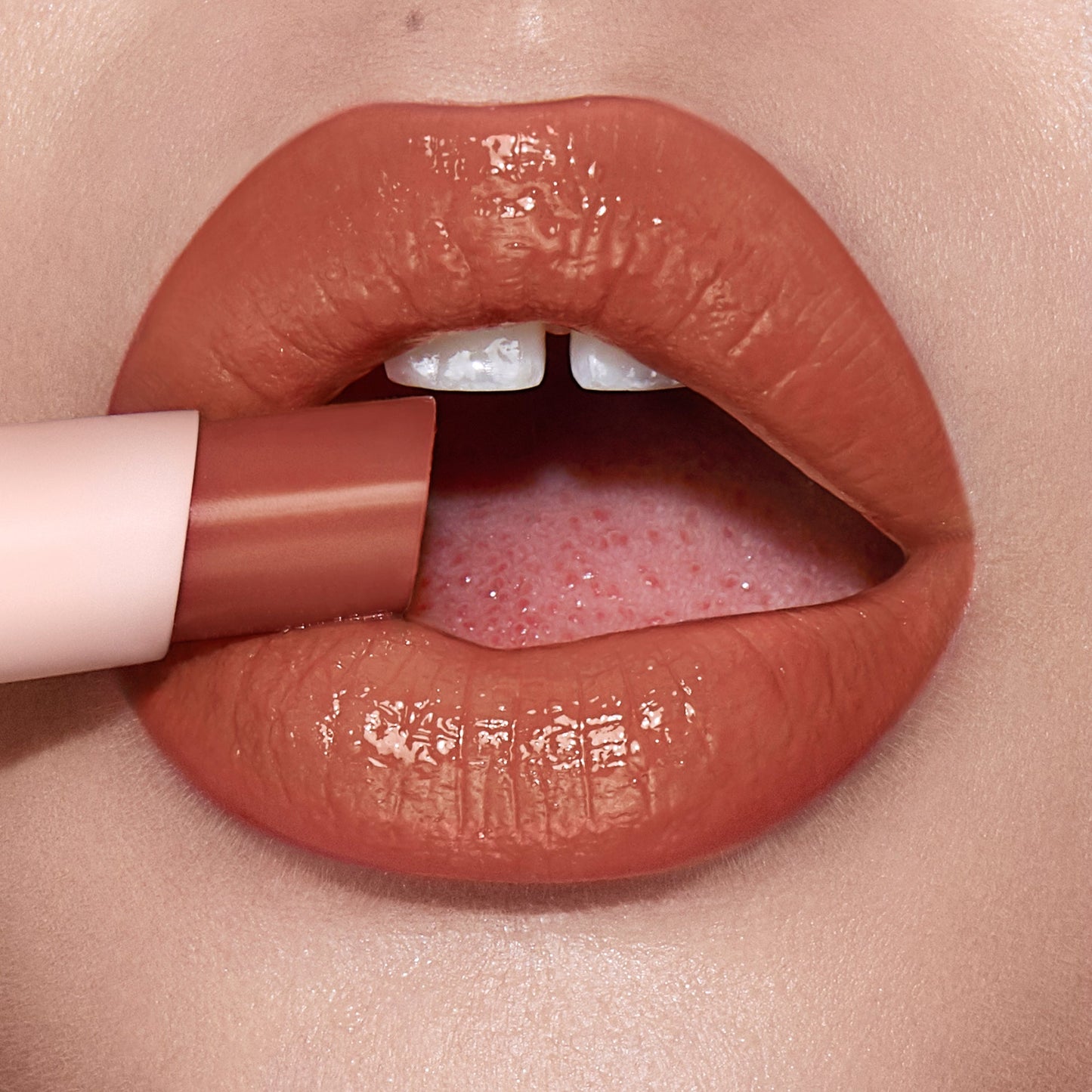 Charlotte Tilbury Hyaluronic Happikiss - Happipeach