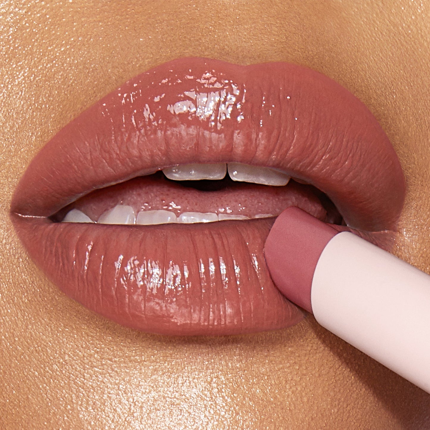 Charlotte Tilbury Hyaluronic Happikiss - Pillow Talk