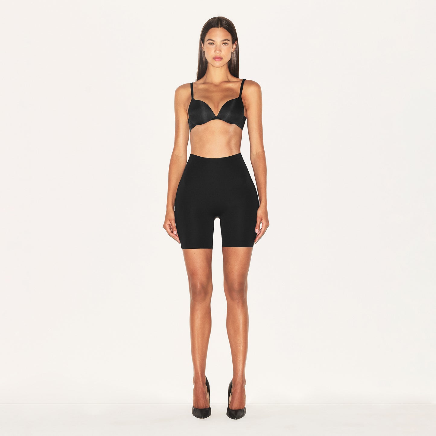 SKIMS Skims Body Hip Shaping Mid Thigh Short