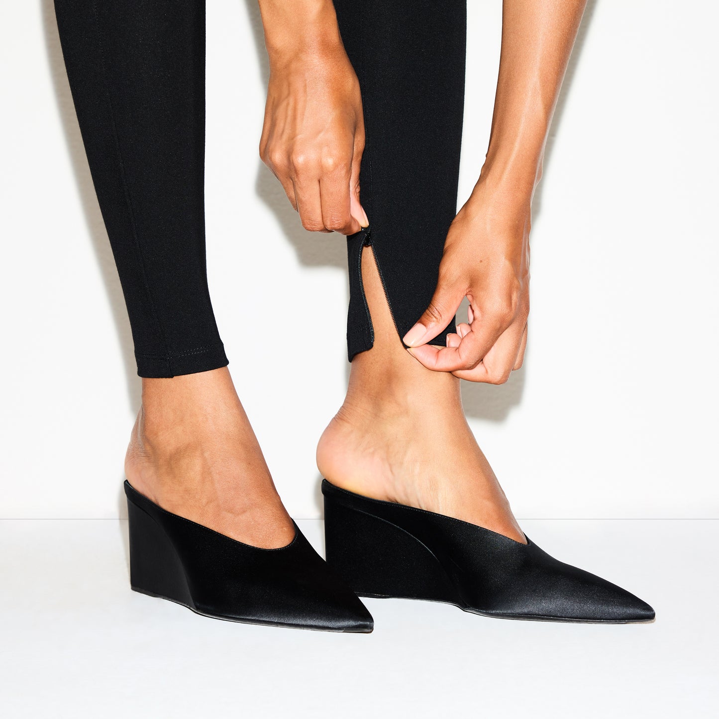 SKIMS The Essential High Waist Legging