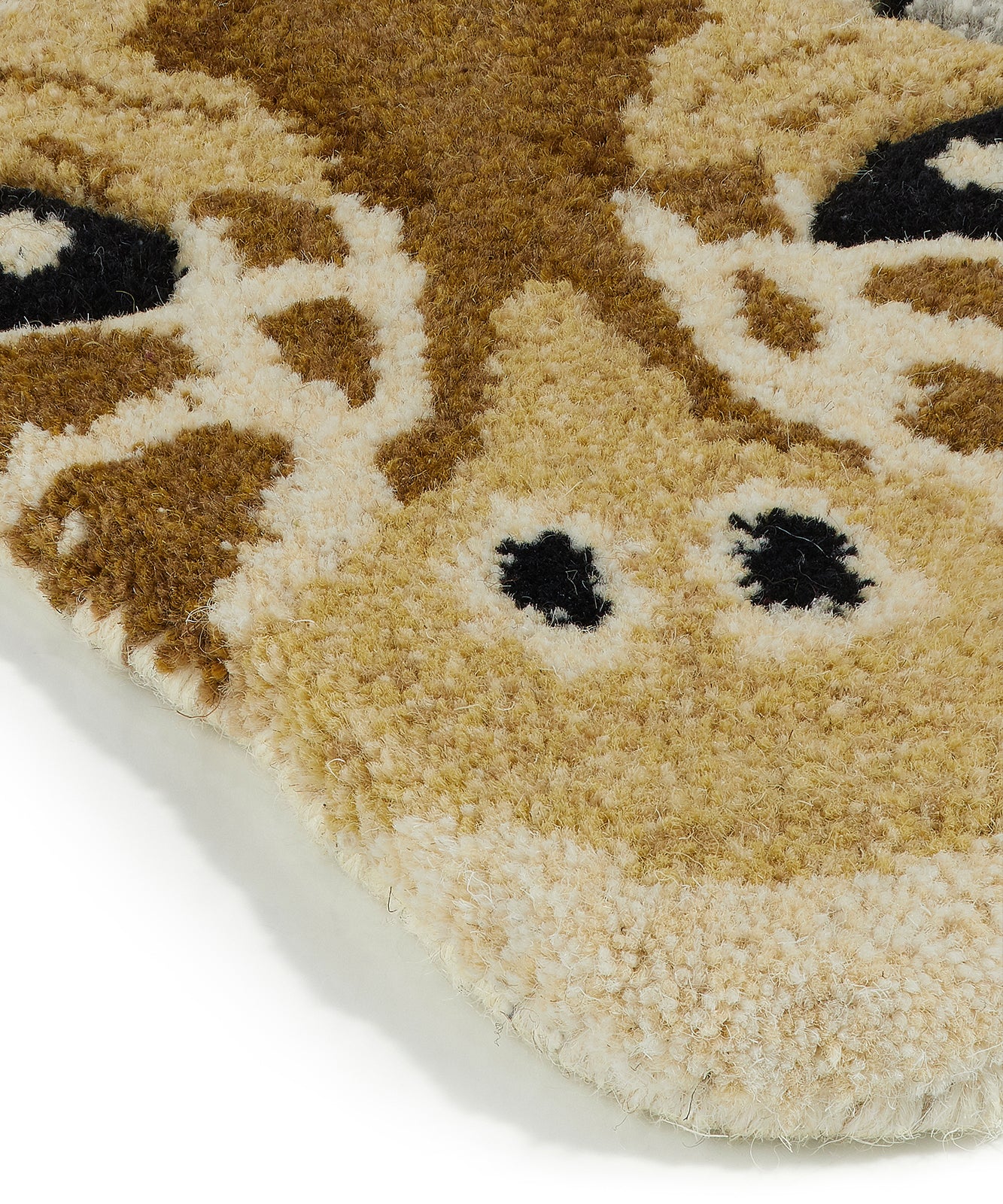 Doing Goods Gimpy Giraffe Head Rug