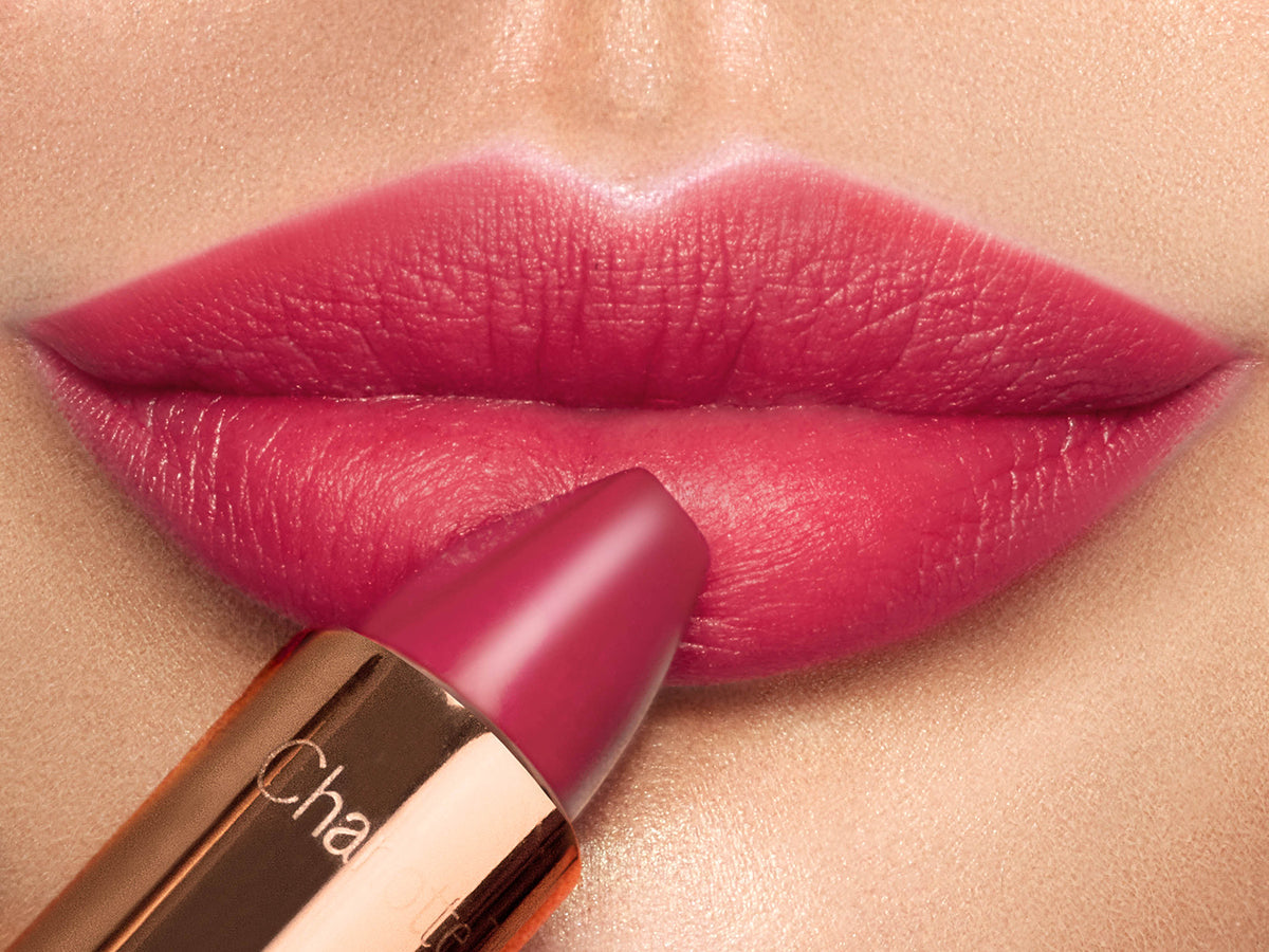 Charlotte Tilbury Matte Revolution - Gracefully Pink