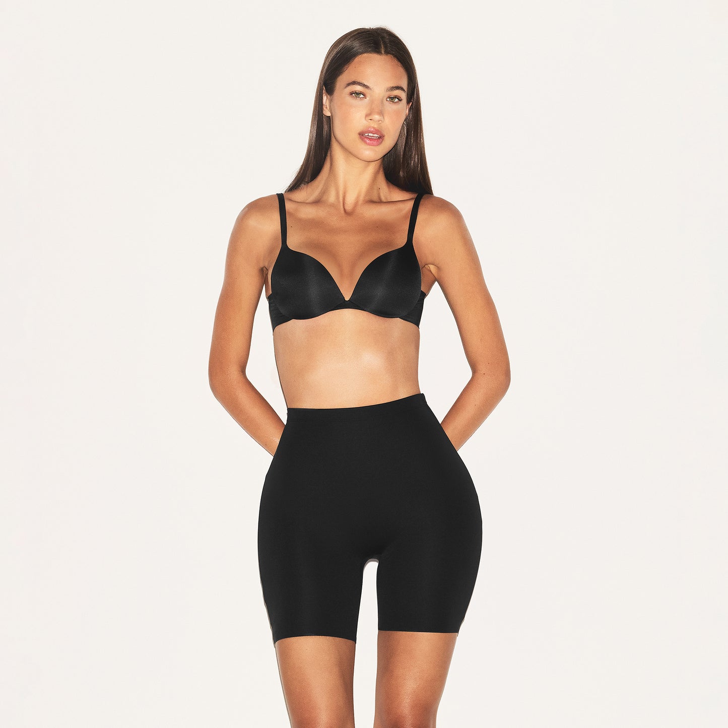 SKIMS Skims Body Hip Shaping Mid Thigh Short