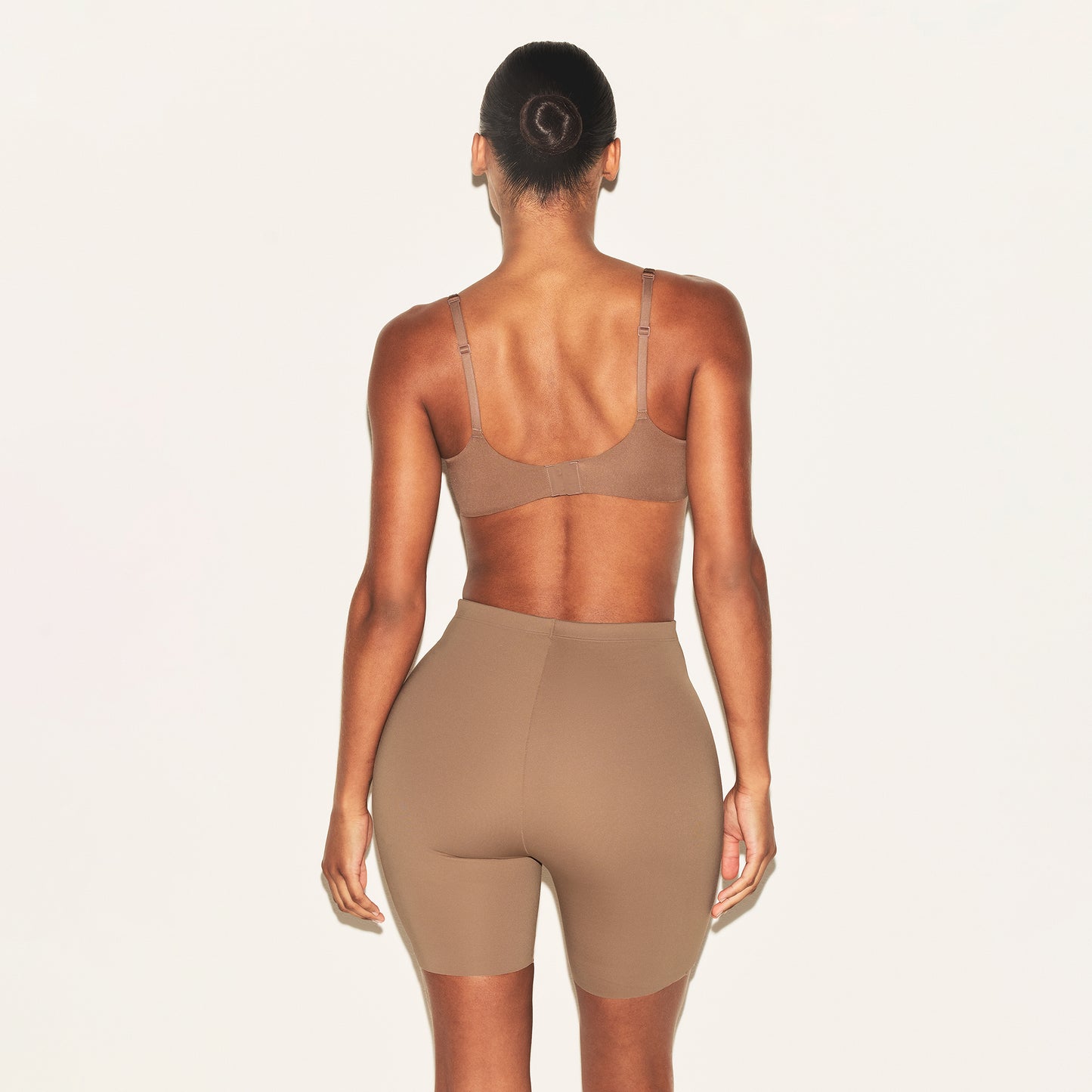 SKIMS Skims Body Hip Shaping Mid Thigh Short
