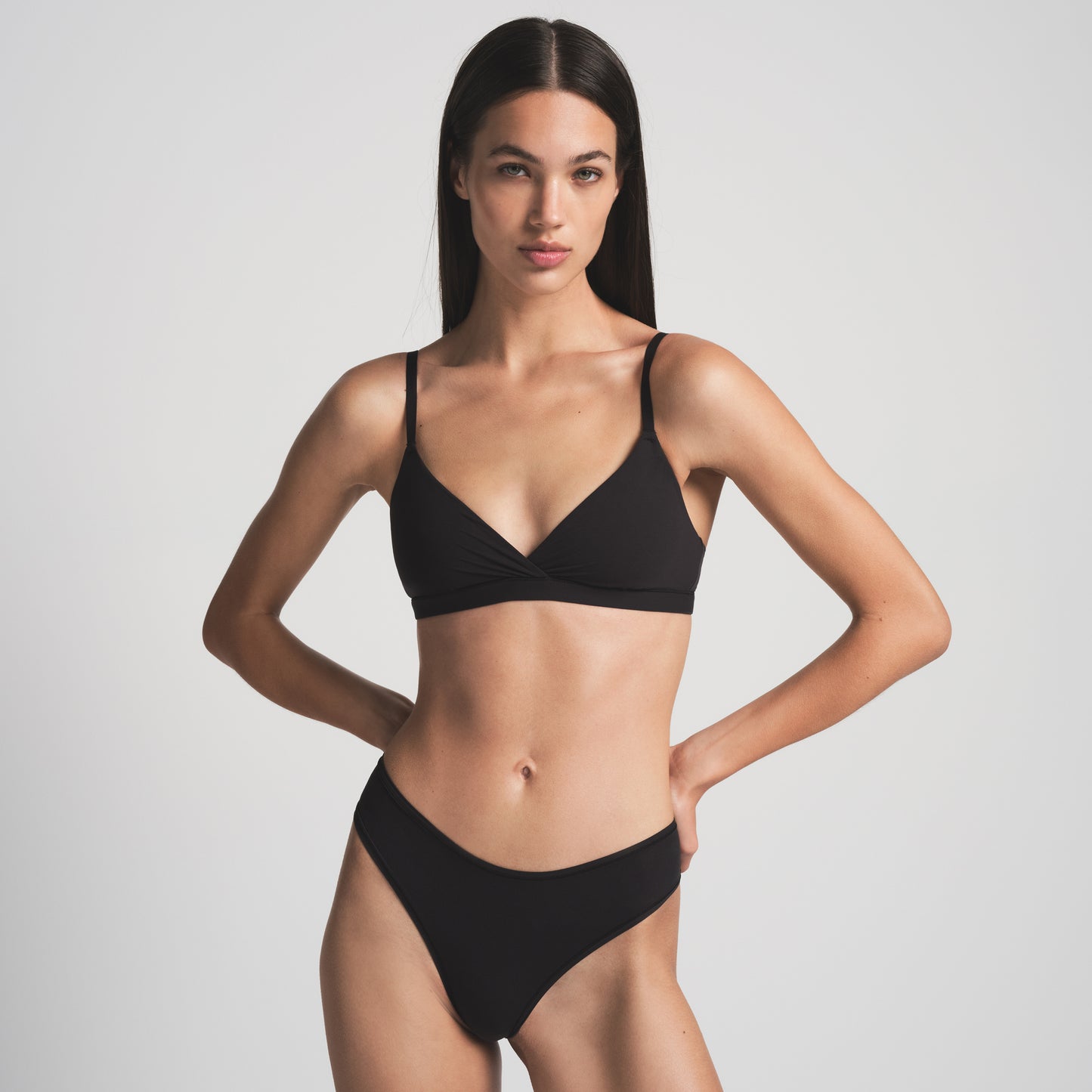 SKIMS Fits Everybody Crossover Bralette
